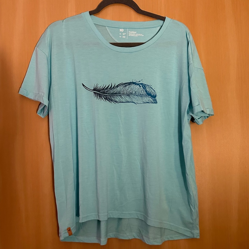 tentree 10 tree feather to wave tee